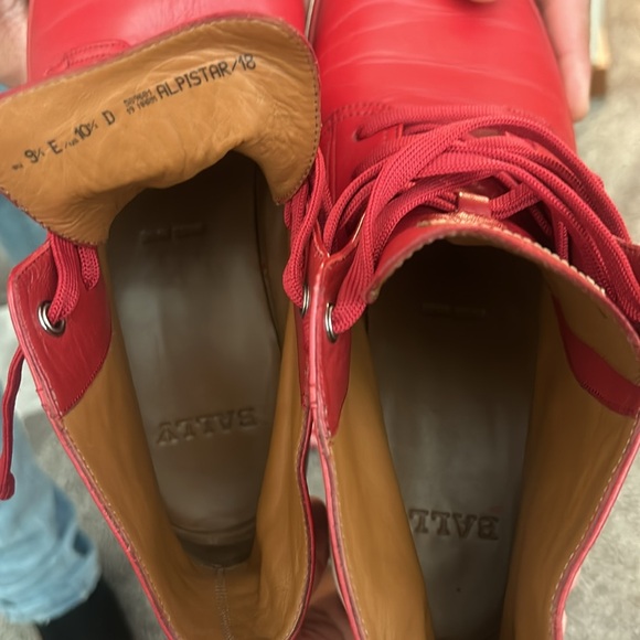 Red ballys in very good condition wore one time, out New Orleans hip hop store - Picture 4 of 4